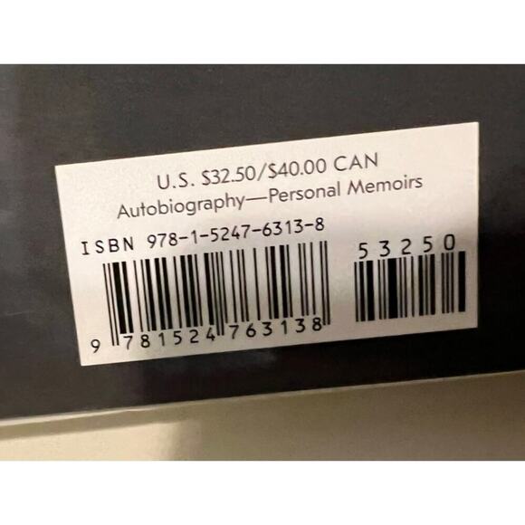 Becoming by Michelle Obama EUC Hardcover - Picture 3 of 4